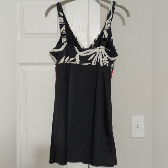 Women's Tropical Escape Black/White/Red Swimsuit Dress Size 12 - Picture 5 of 7